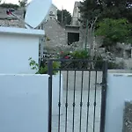 Adam * Primošten